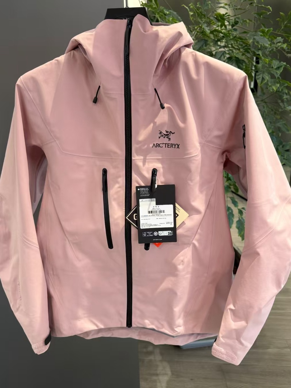 Arc'teryxx Women Pink Waterproof Hooded Jacket